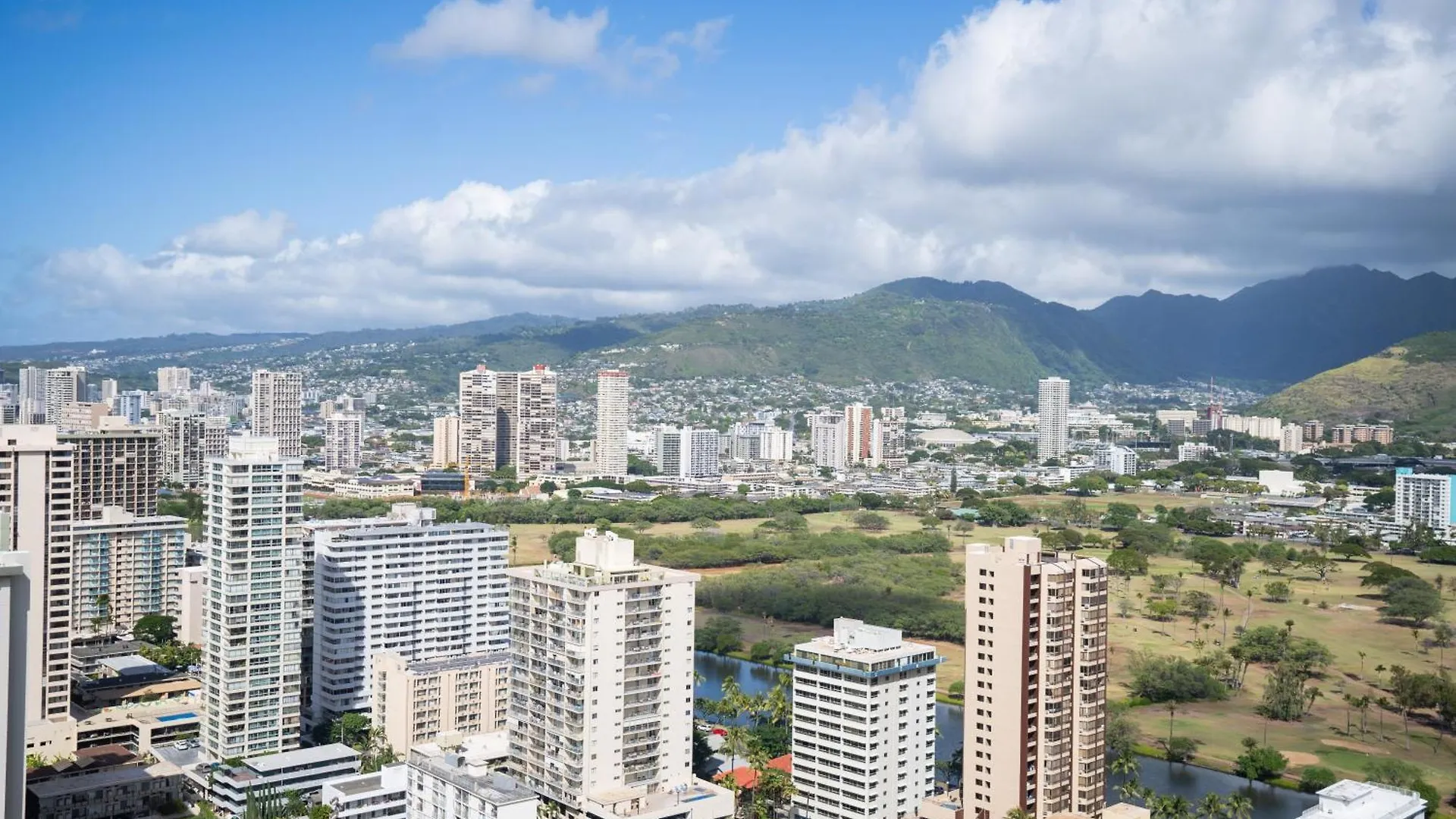 Apartamento Just Remodeled Ocean View Waikiki Banyan Penthouse! Free Parking! Honolulu