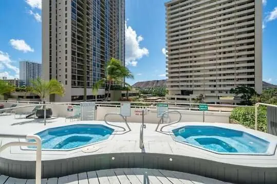 Just Remodeled Ocean View Waikiki Banyan Penthouse! Free Parking! Apartment Honolulu