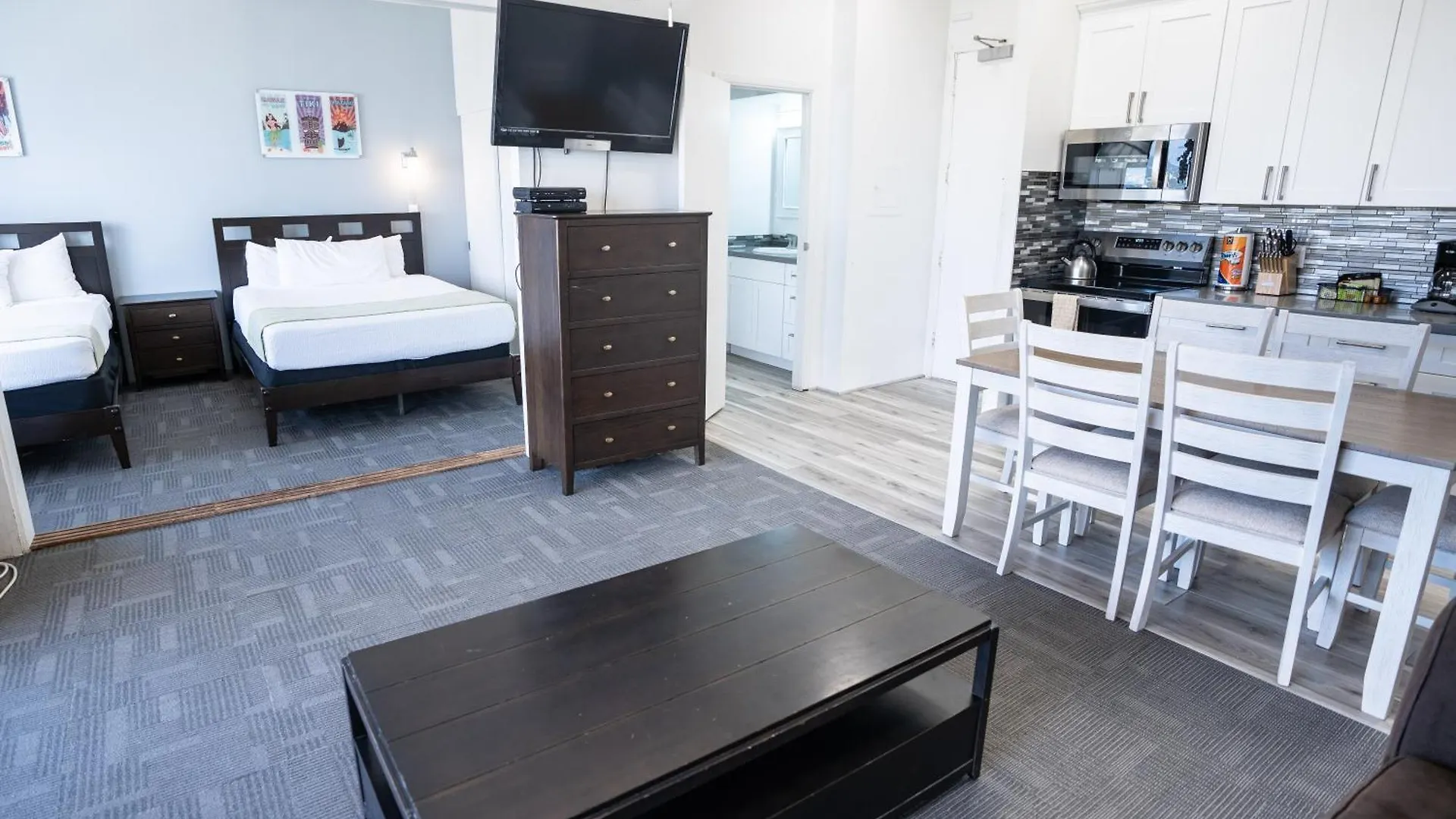Just Remodeled Ocean View Waikiki Banyan Penthouse! Free Parking! Apartment Honolulu United States